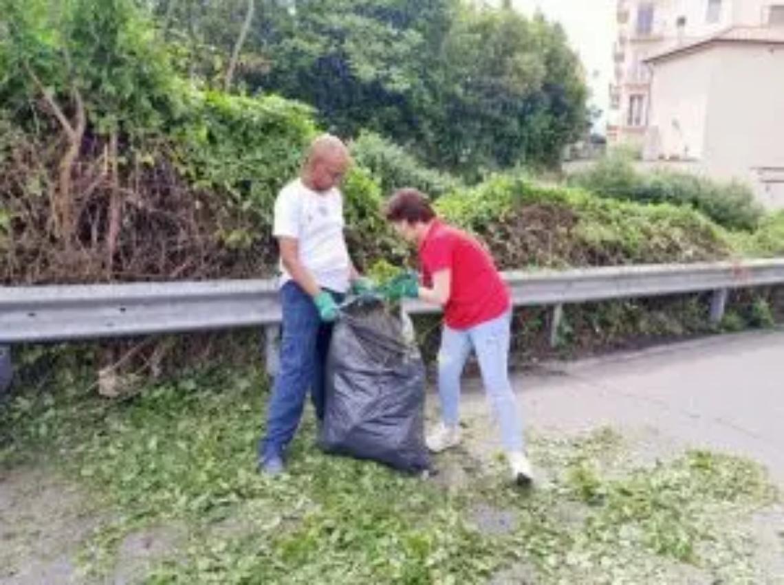 &ldquo;Iniziativa green&rdquo;: gli ospiti di Villa Rosa scendono in strada