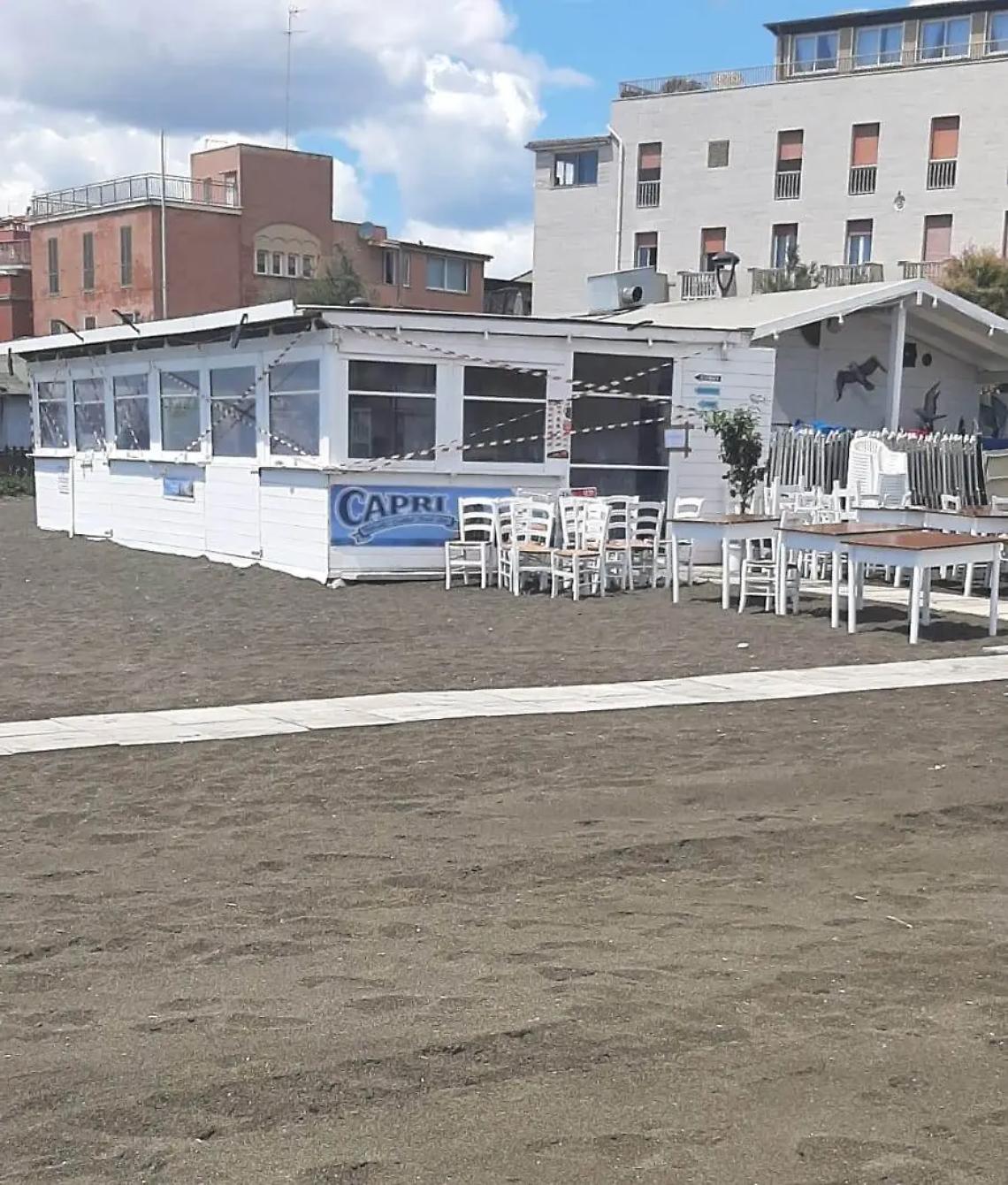 Sigilli al chiosco &ldquo;Capri&rdquo;: il blitz della Capitaneria