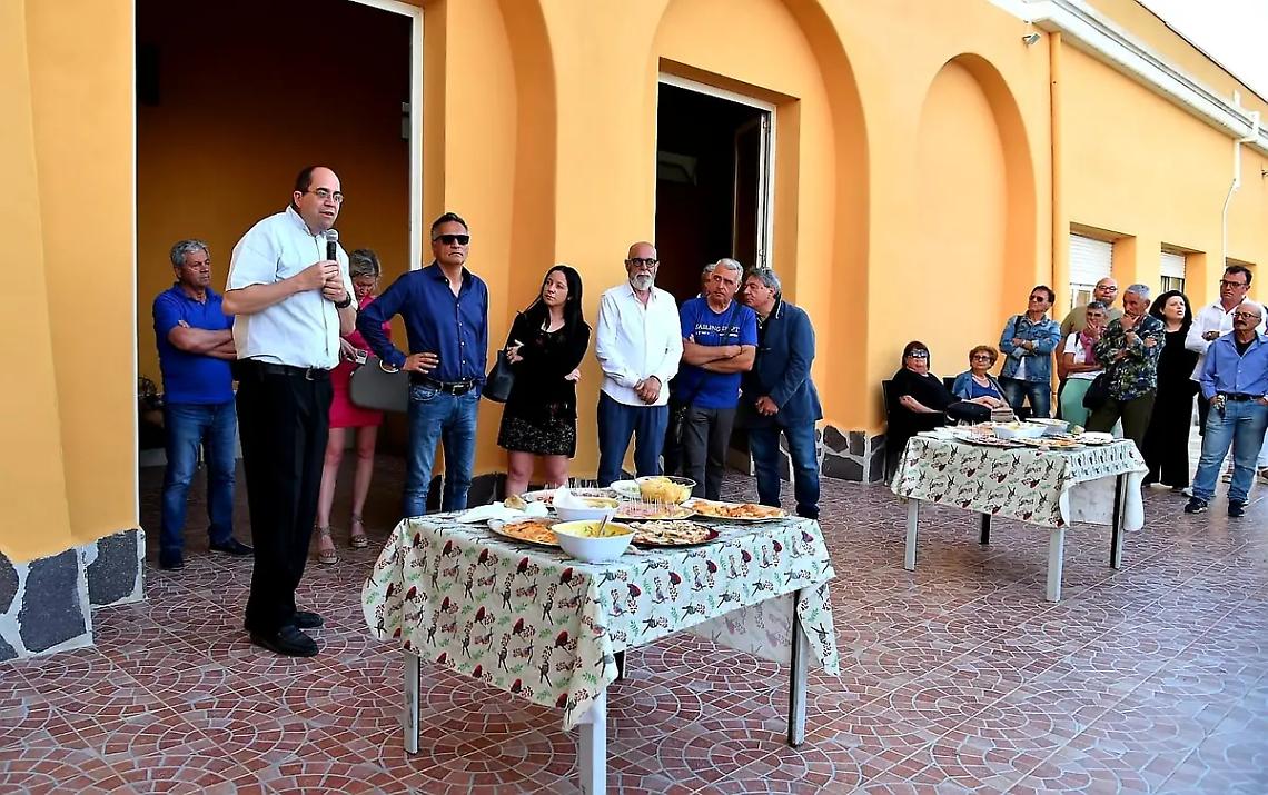 Raffaele Antonio sale sul gradino pi&ugrave; alto del podio