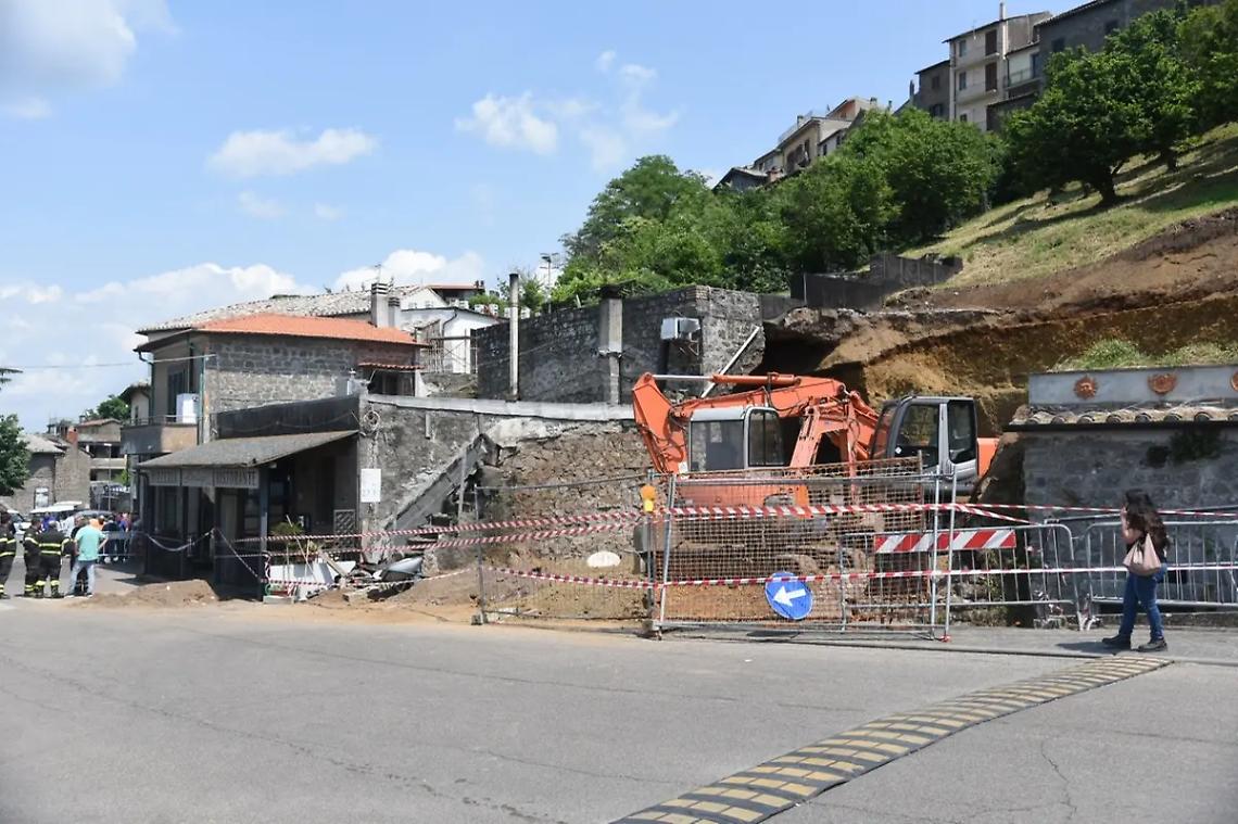 Crollo al Miralago, ecco chi sono gli indagati