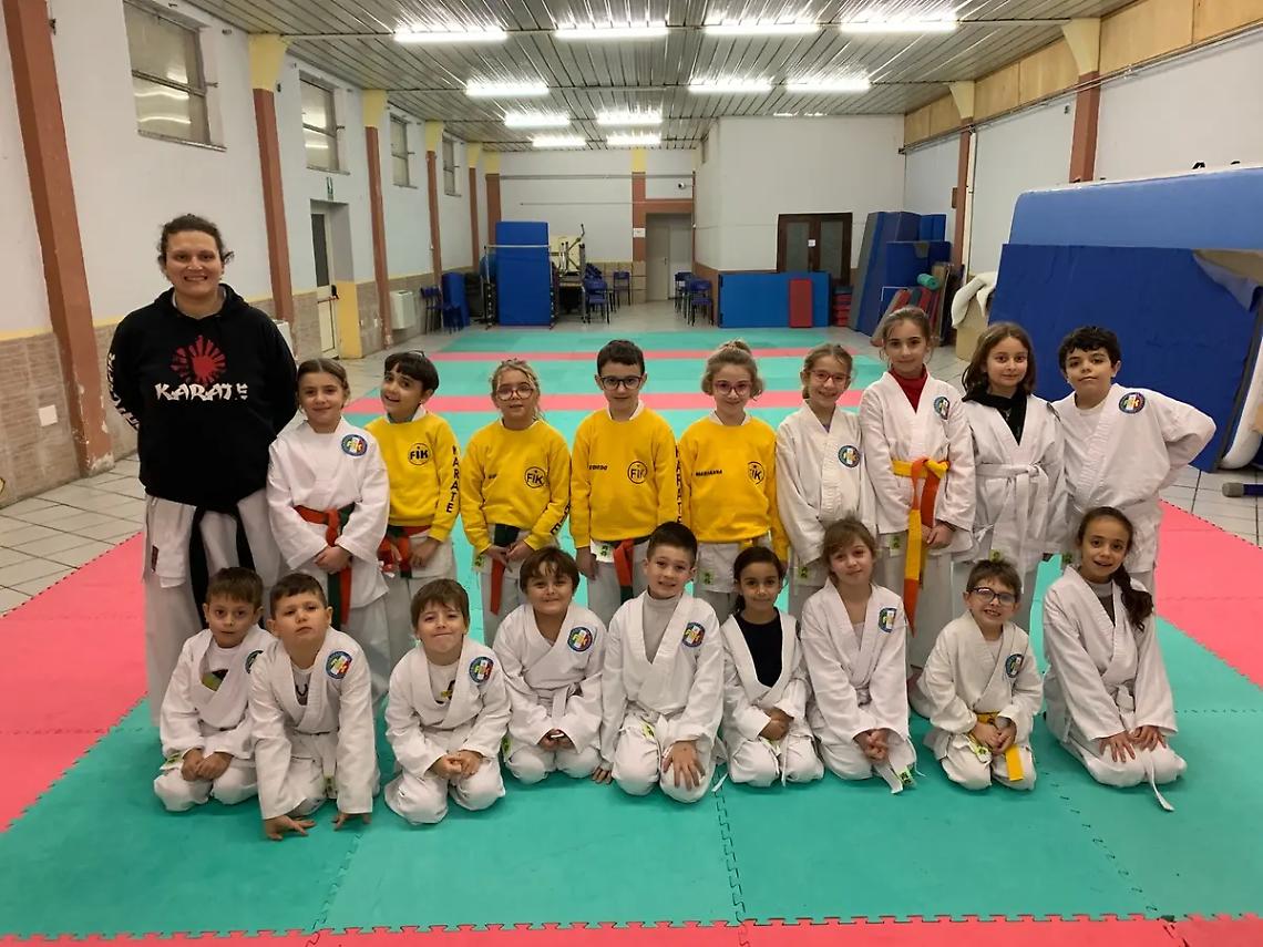 La pioggia bagna due volte il saggio di fine anno della Meiji Kan