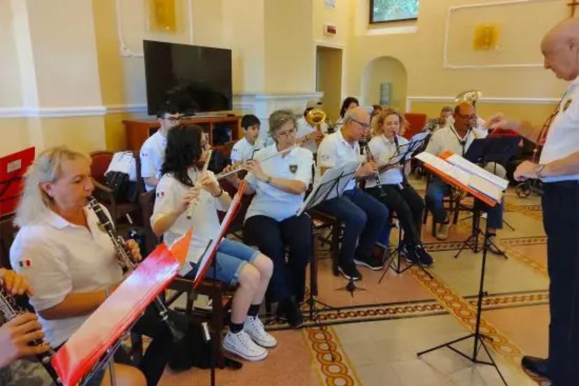 La banda musicale in concerto nel centro anziani San Giorgio