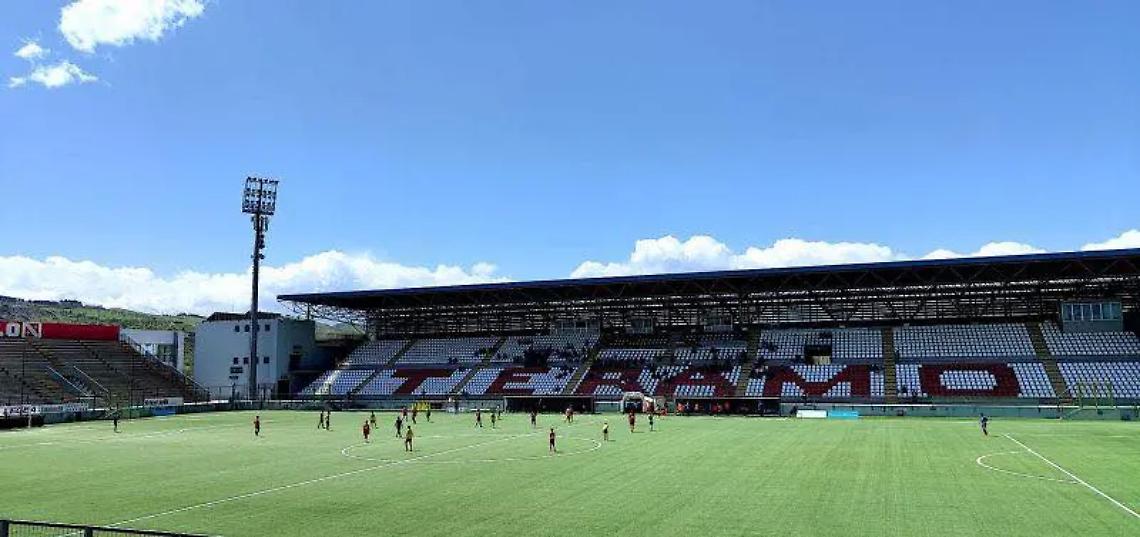 &laquo;Nella scorsa stagione abbiamo avuto diversi infortuni a causa delle condizioni del campo di allenamento&raquo;