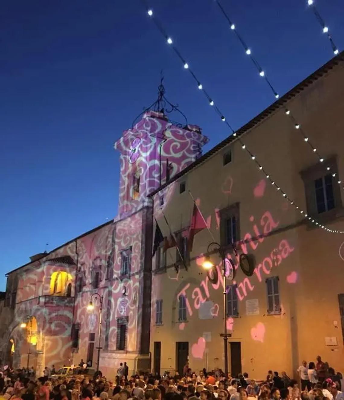 Tarquinia, torna in piazza Matteotti la &ldquo;cena in rosa&rdquo;