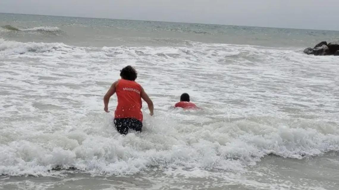 Si getta in mare per salvare una donna con la figlia e muore annegato: tragedia a Santa Severa