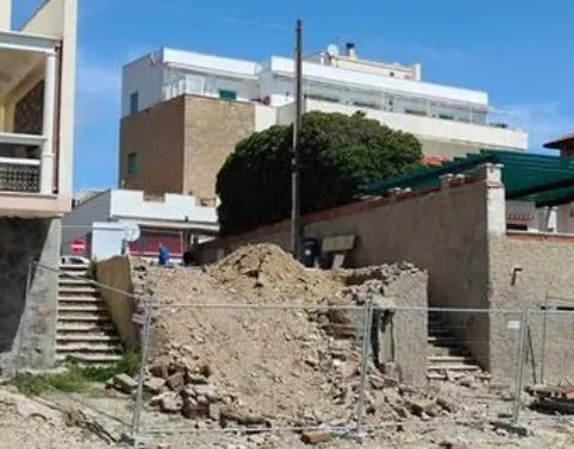 Rampa di via Giuliani, da Pcv dubbi sull&rsquo;utilit&agrave; dello scivolo: &laquo;Ha il solo scopo di far accedere i mezzi meccanici nelle spiagge date in concessione&raquo;