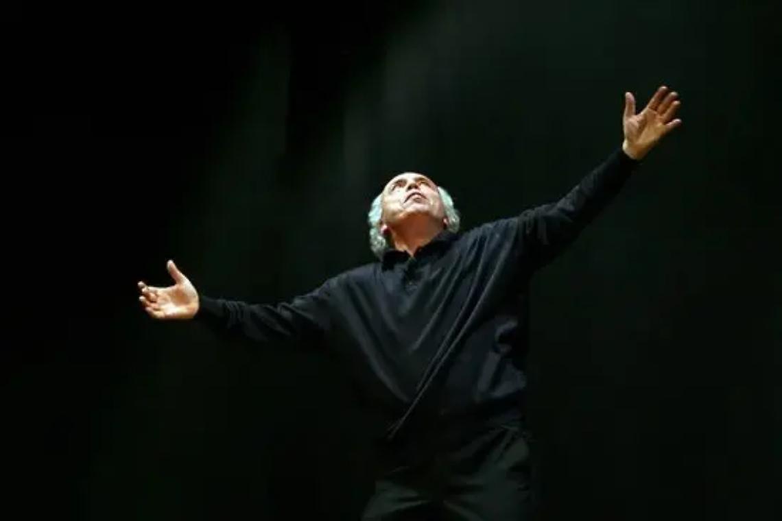 Mario Pirovano porta in scena &ldquo;Lu Santo Jullare Francesco&rdquo;