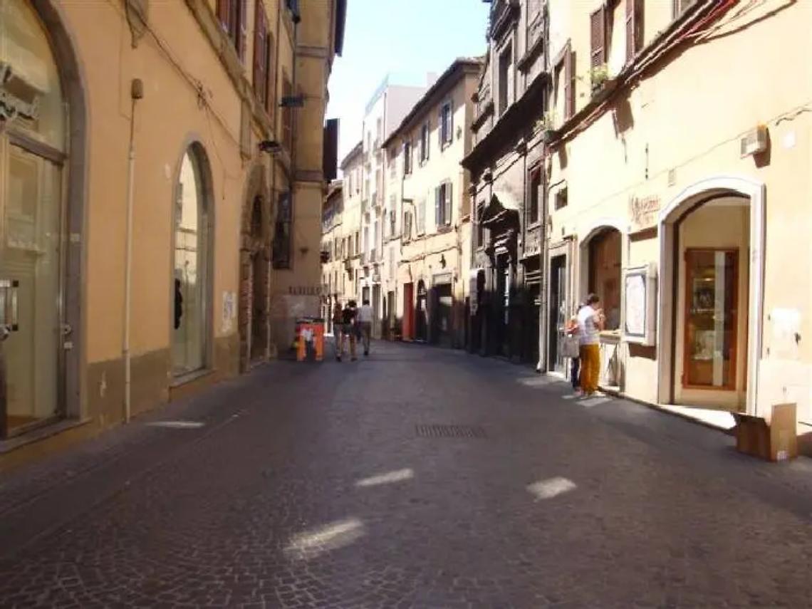 Corso Italia chiuso dalle 21 all&rsquo;1 di notte tutti i giorni