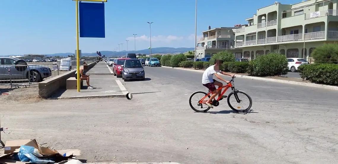 Scoppia flacone di acido: 14enne ustionato