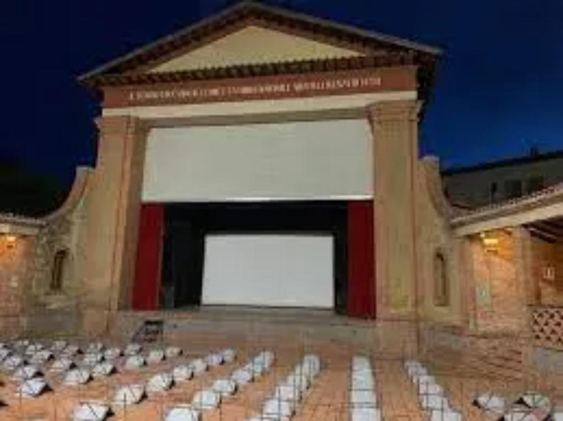 &ldquo;A cielo aperto&rdquo;, omaggio a Walter Chiari