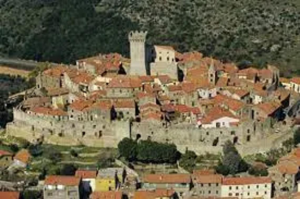 Musica, libri e immagini al tramonto