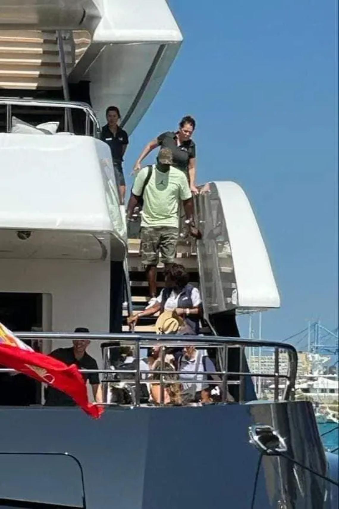 La schiacciata di &ldquo;Air&rdquo; Jordan per il porto e la citt&agrave;