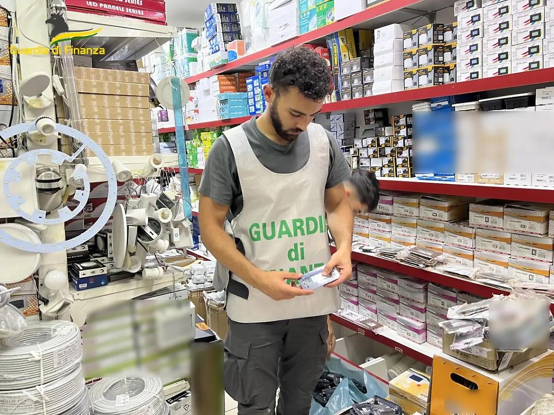 Maxi sequestro di falso made in Italy