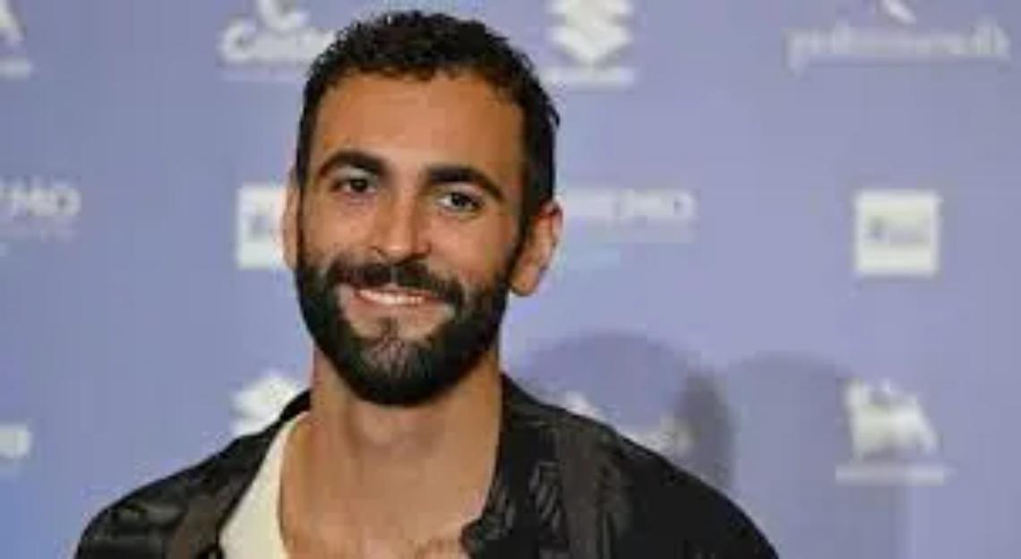 &laquo;Annunci falsi con l&rsquo;immagine di Marco Mengoni, attenzione alle truffe&raquo;