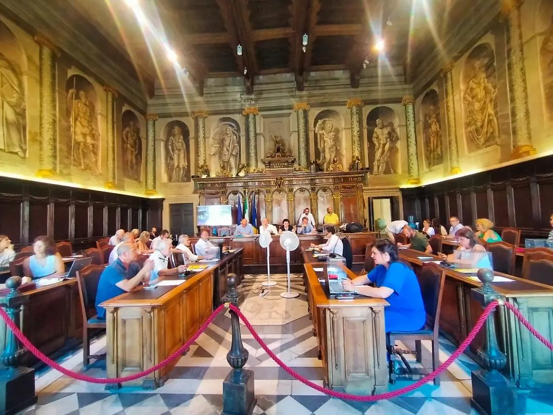 Consulta, Sberna votata da tutta la minoranza