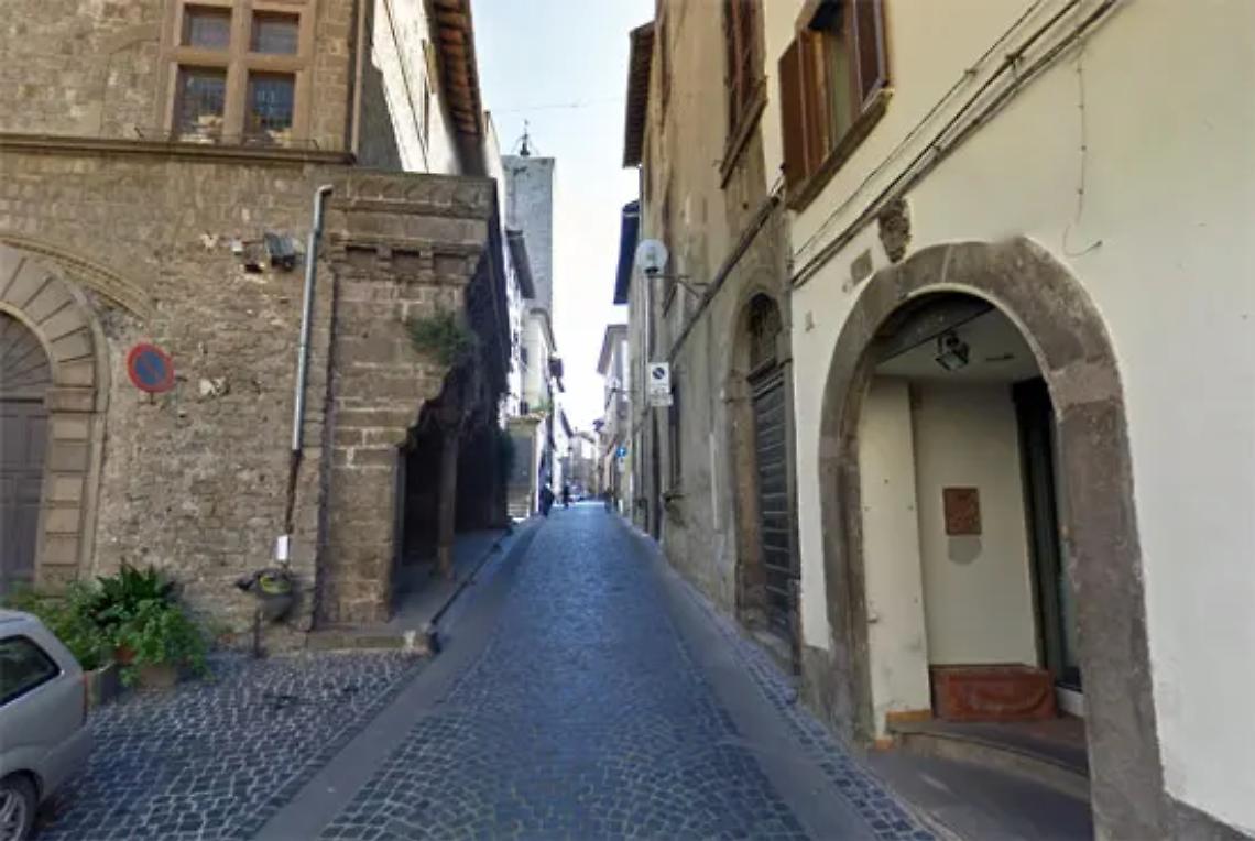 Divieto di circolazione tra piazza delle Erbe e via del Teatro Genio