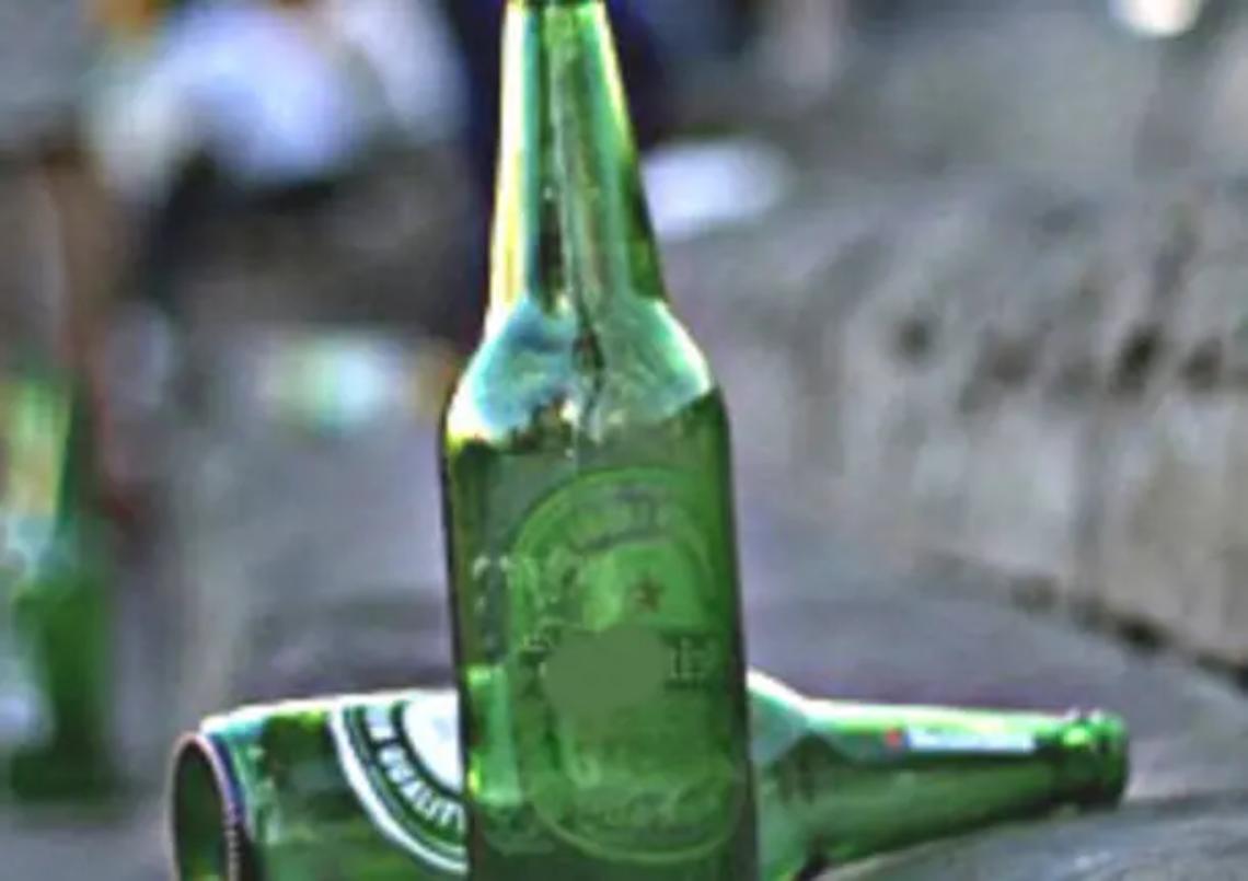 Stop ad alcol in vetro o lattina