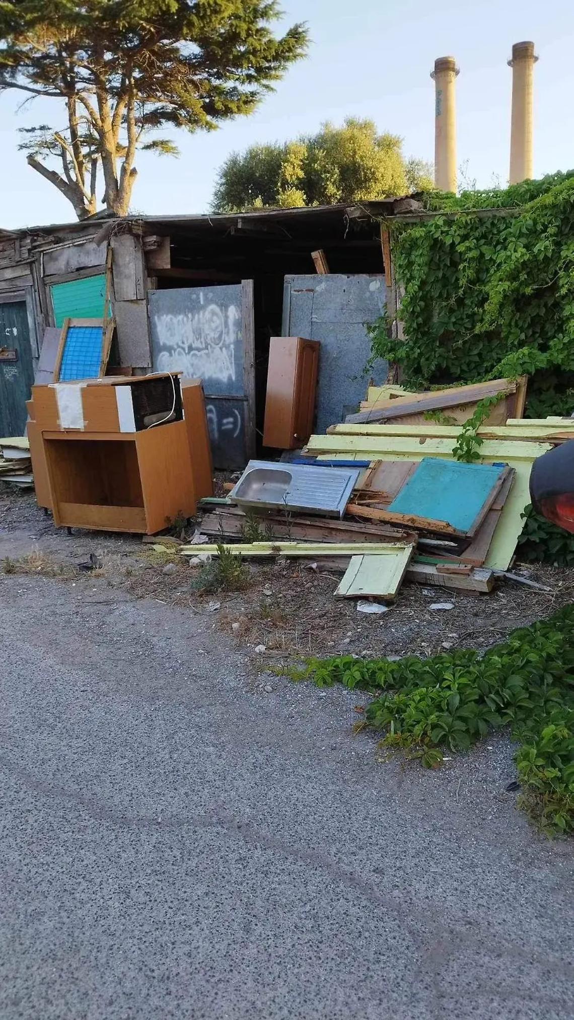 Via della Fedelt&agrave; abbandonata al degrado