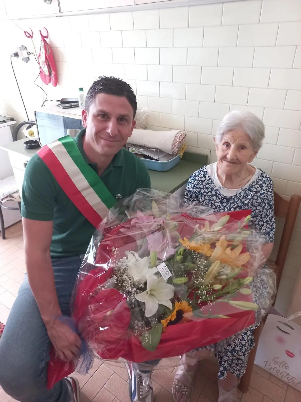 Centocinque candeline per la signora Anita