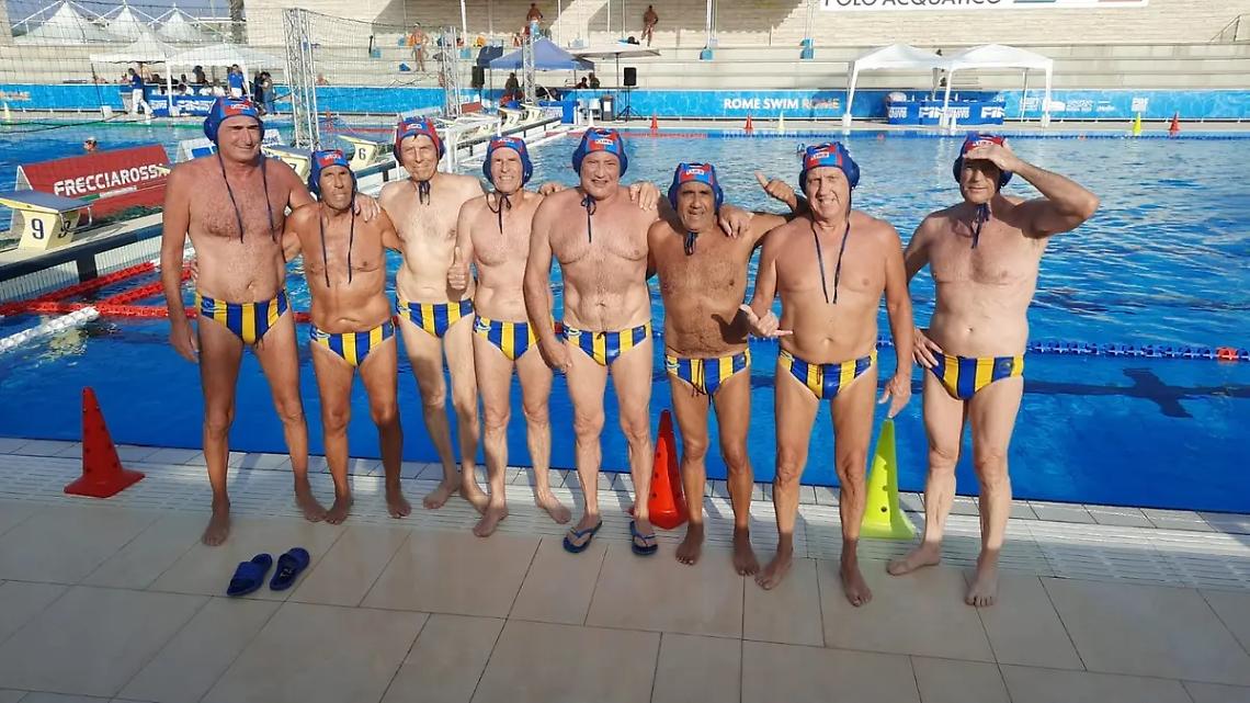 La Nuotatori Civitavecchiesi piazza tre squadre sul podio