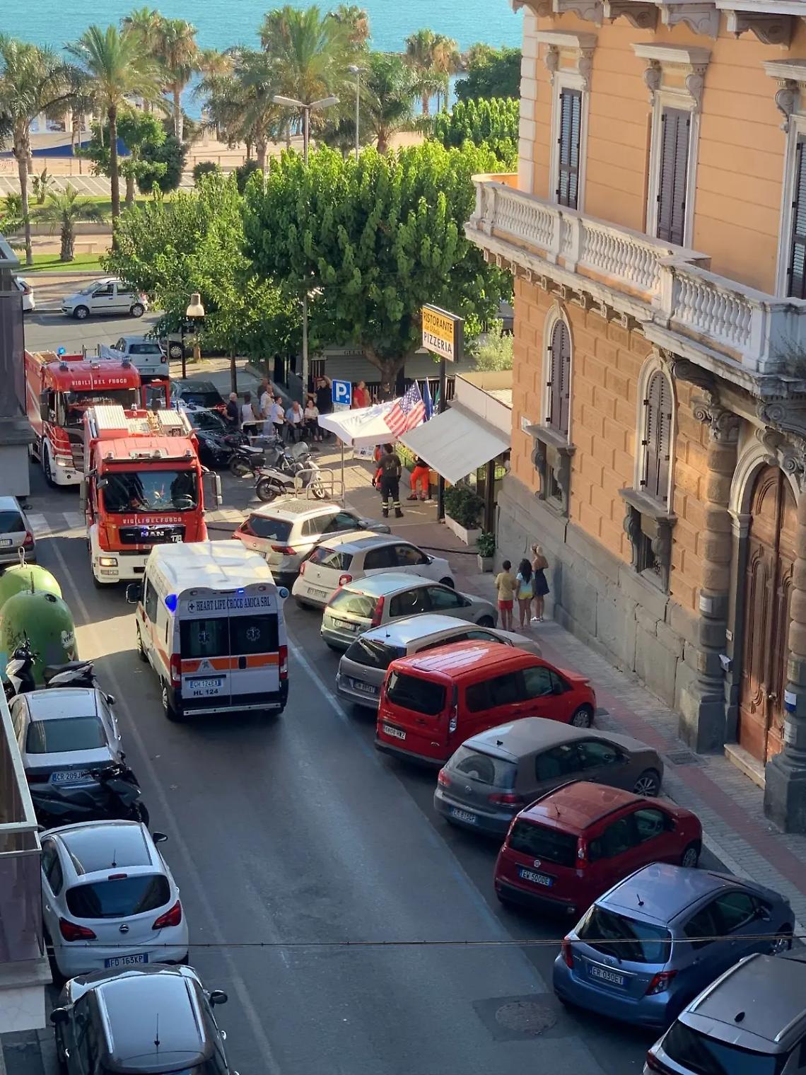 Incendio da Vitale: paura al Viale