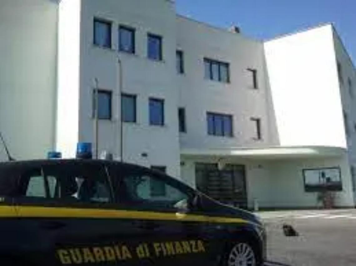 Gdf Ladispoli, scoperto giro di fatture false nel commercio di auto: sequestrati beni a imprenditore di Santa Marinella per oltre un milione