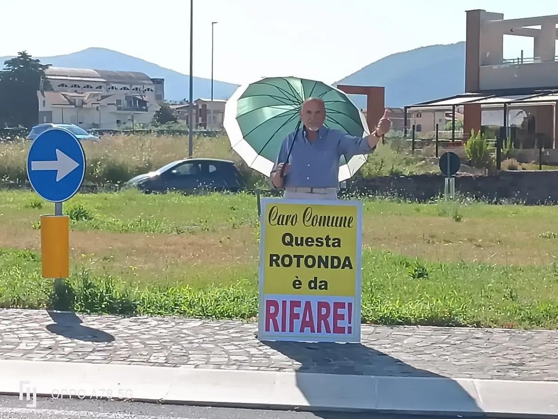 &laquo;Questa rotonda &egrave; da rifare&raquo;