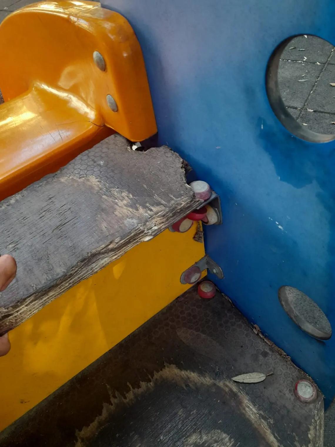 &laquo;Nell&rsquo;incuria il parco giochi della Villa Comunale di Tolfa&raquo;