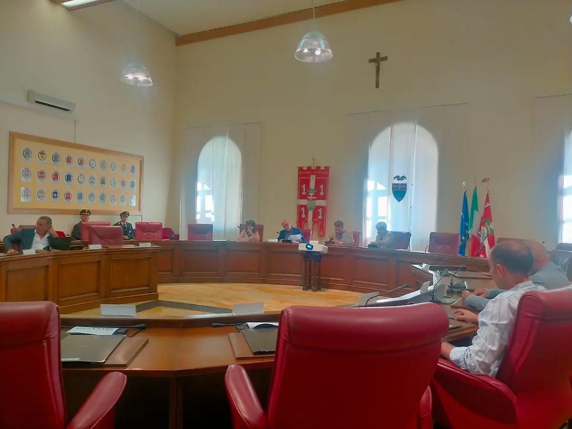 &ldquo;No a bilancio Robur, espone la Provincia per 900mila euro"