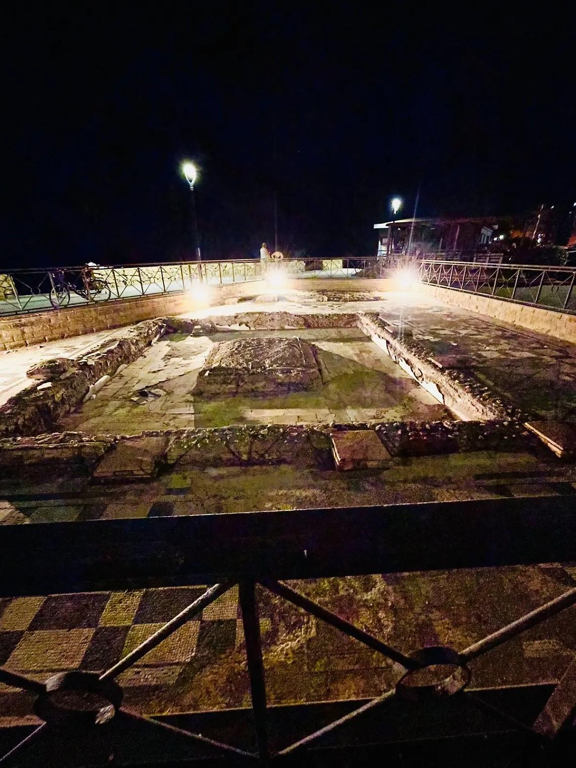 Una nuova illuminazione per il mosaico sul lungomare Marina di Palo