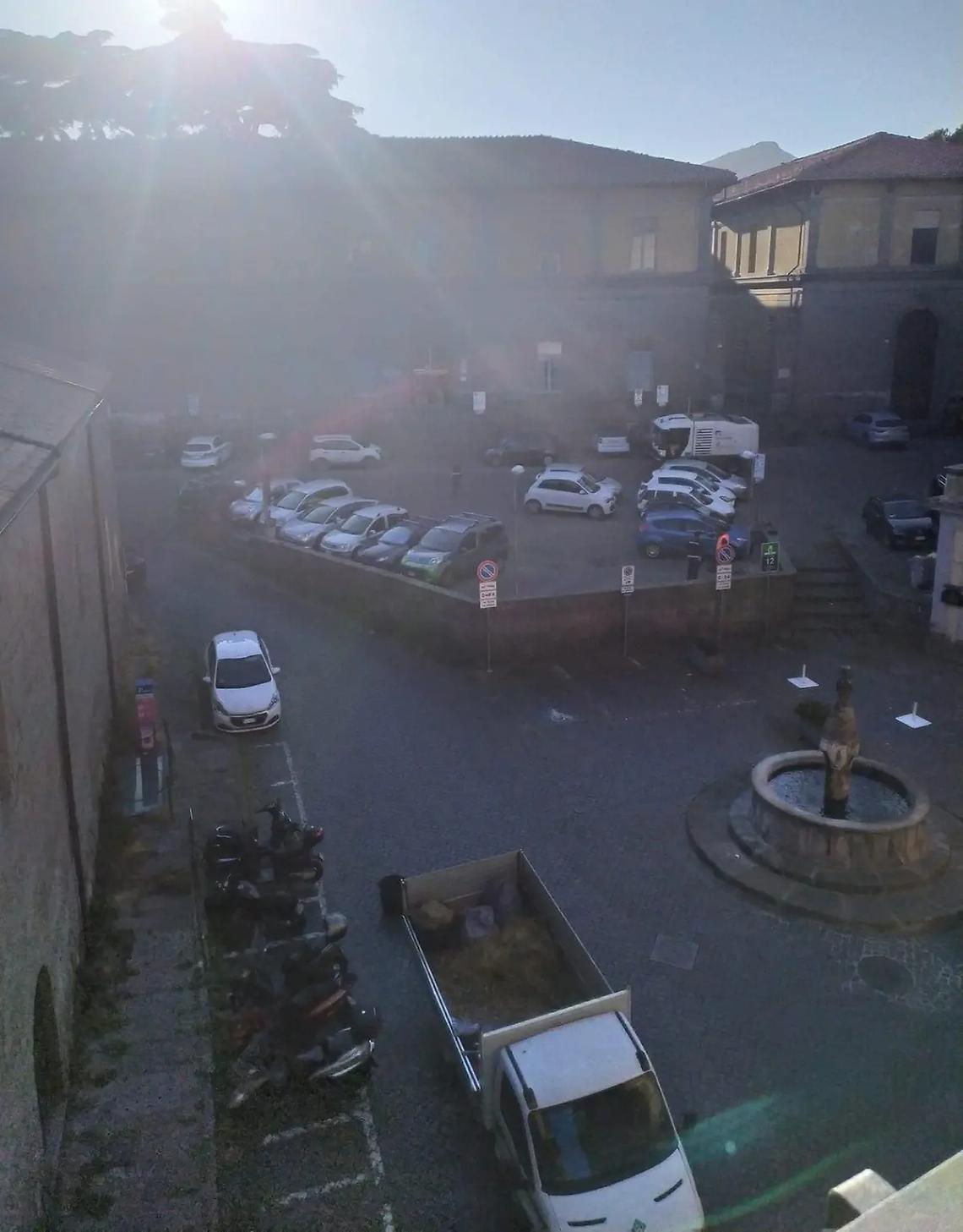 Diserbo in piazza Dante, &ldquo;strage&rdquo; d&rsquo;auto