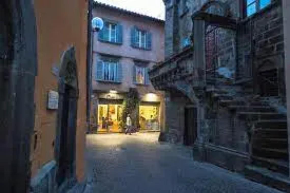 &ldquo;Selfie in Saffi&rdquo;, i negozi sbarcano su Ig