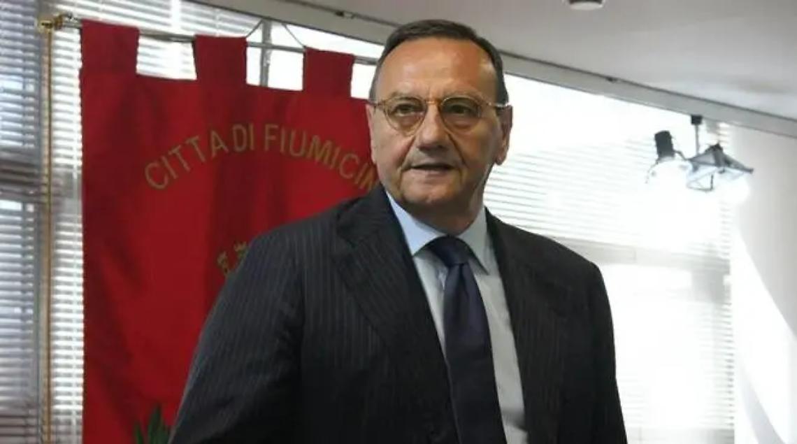 Questioni legali: il sindaco Baccini fa chiarezza su Porto turistico, tributi, demanio abitativo e marittimo