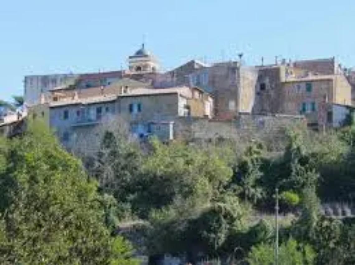 Al via la notte a colori: animazione, musica e schiuma party con dj set