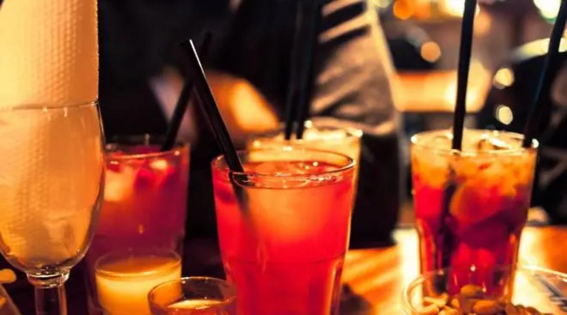 Bar aperti fino alle 2 di venerd&igrave;, sabato e prefestivi