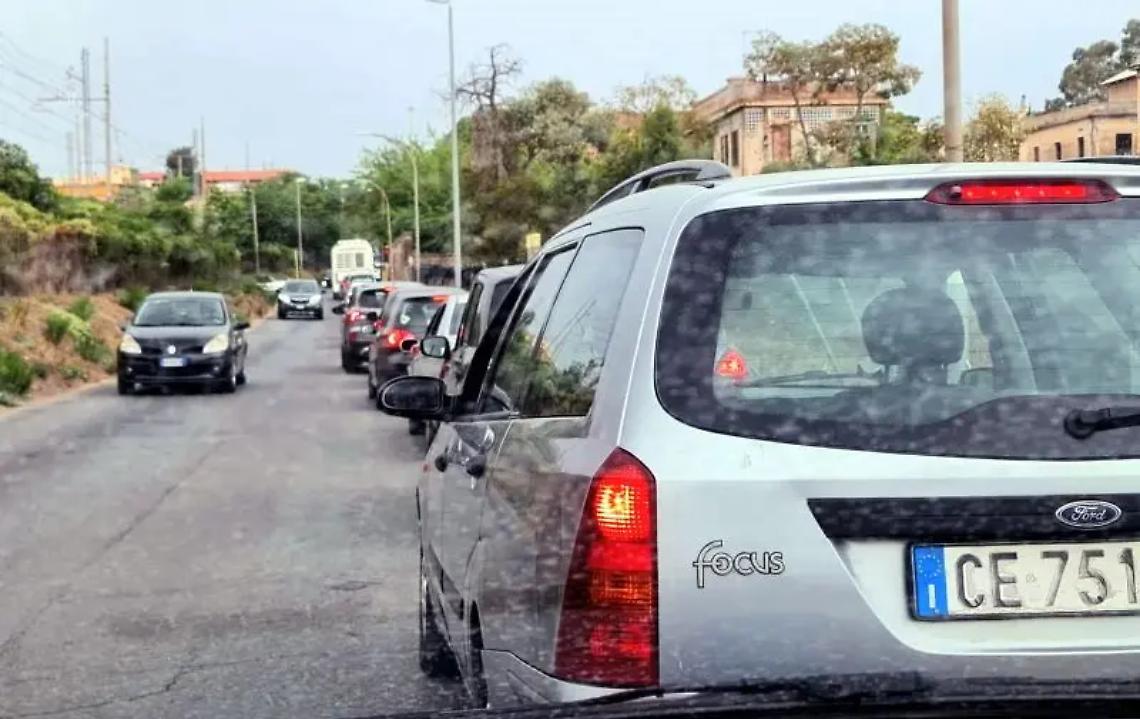 Semaforo Valdambrini, da quando &egrave; spento niente code