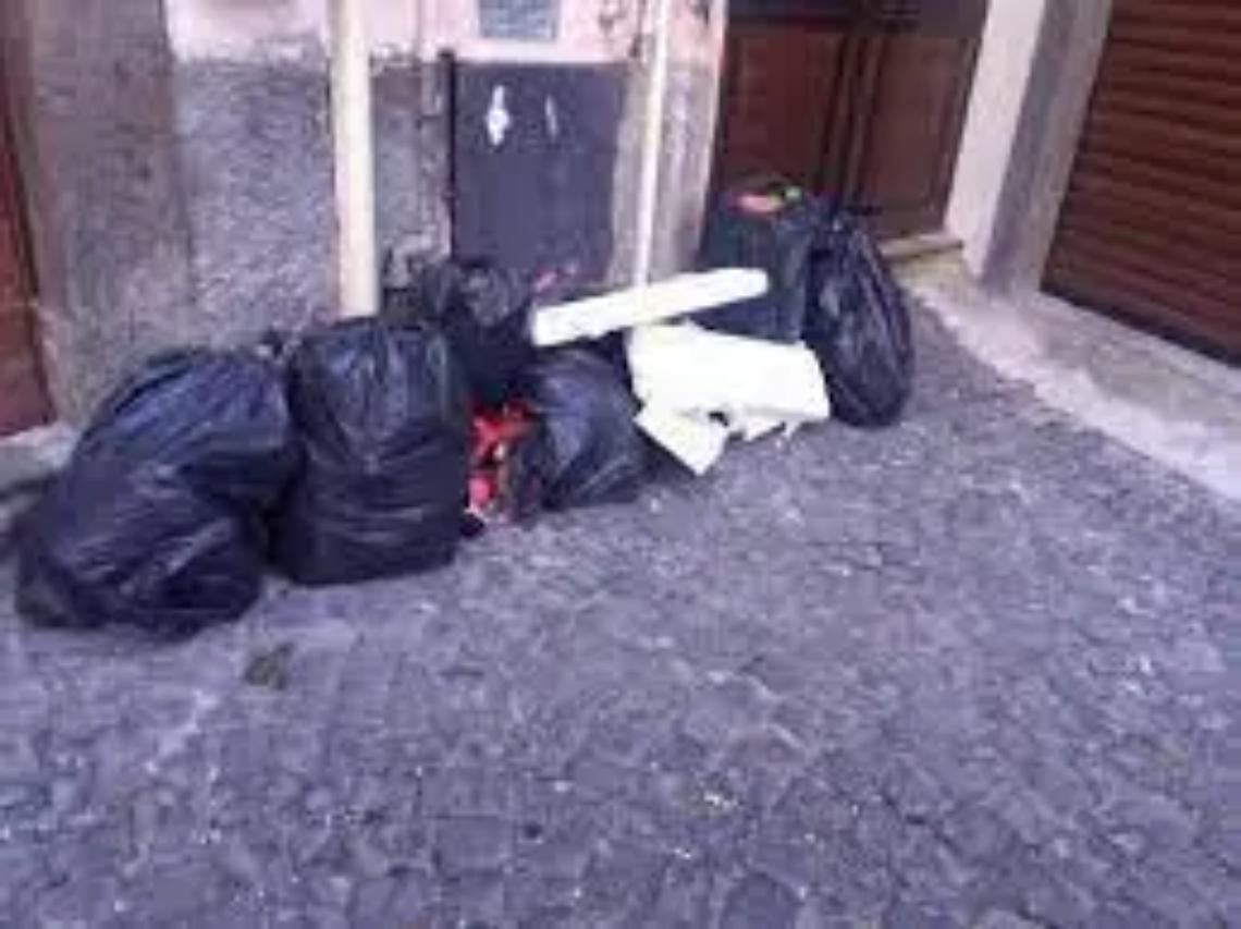 &laquo;Degrado e immondizia in centro&raquo;