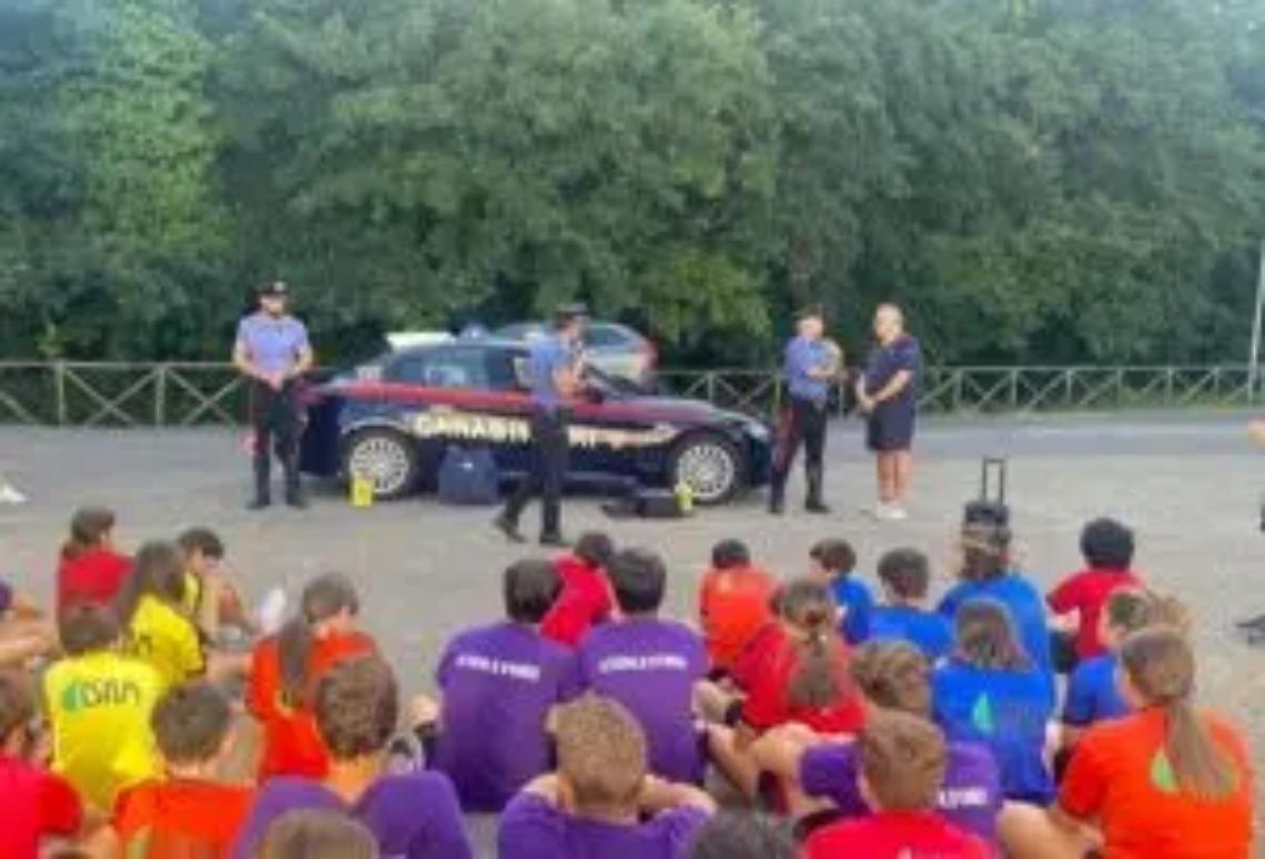 I carabinieri incontrano i ragazzi del grest