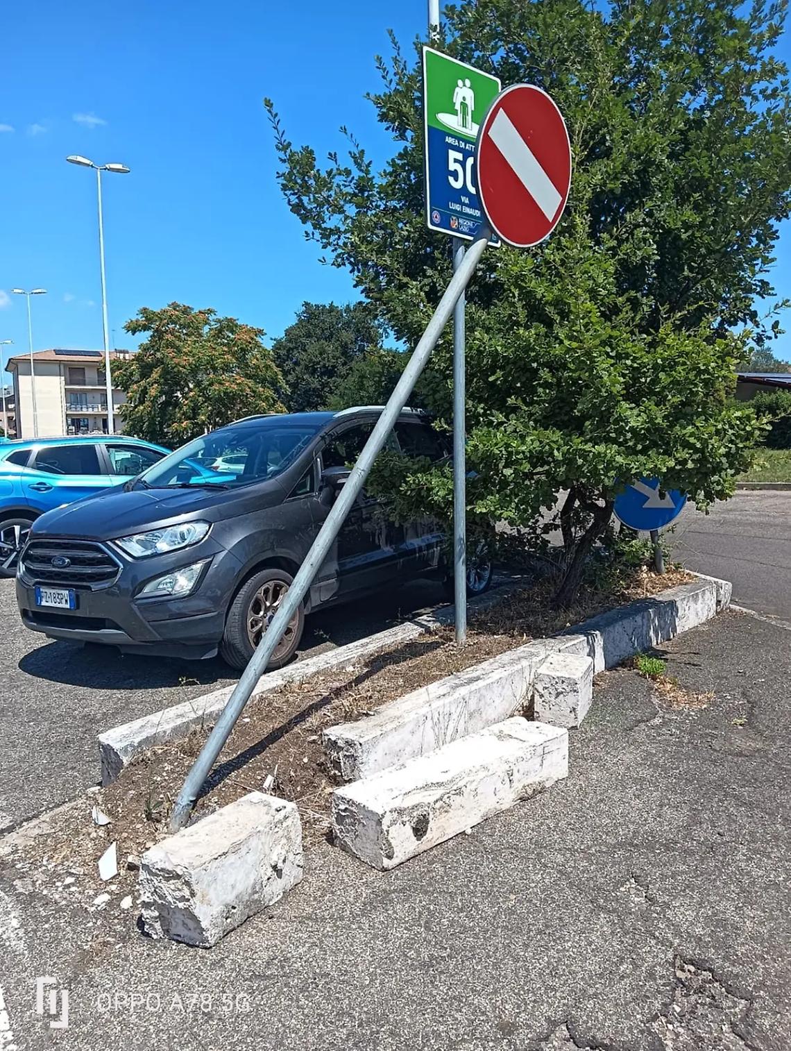 Via Einaudi, un vero disastro