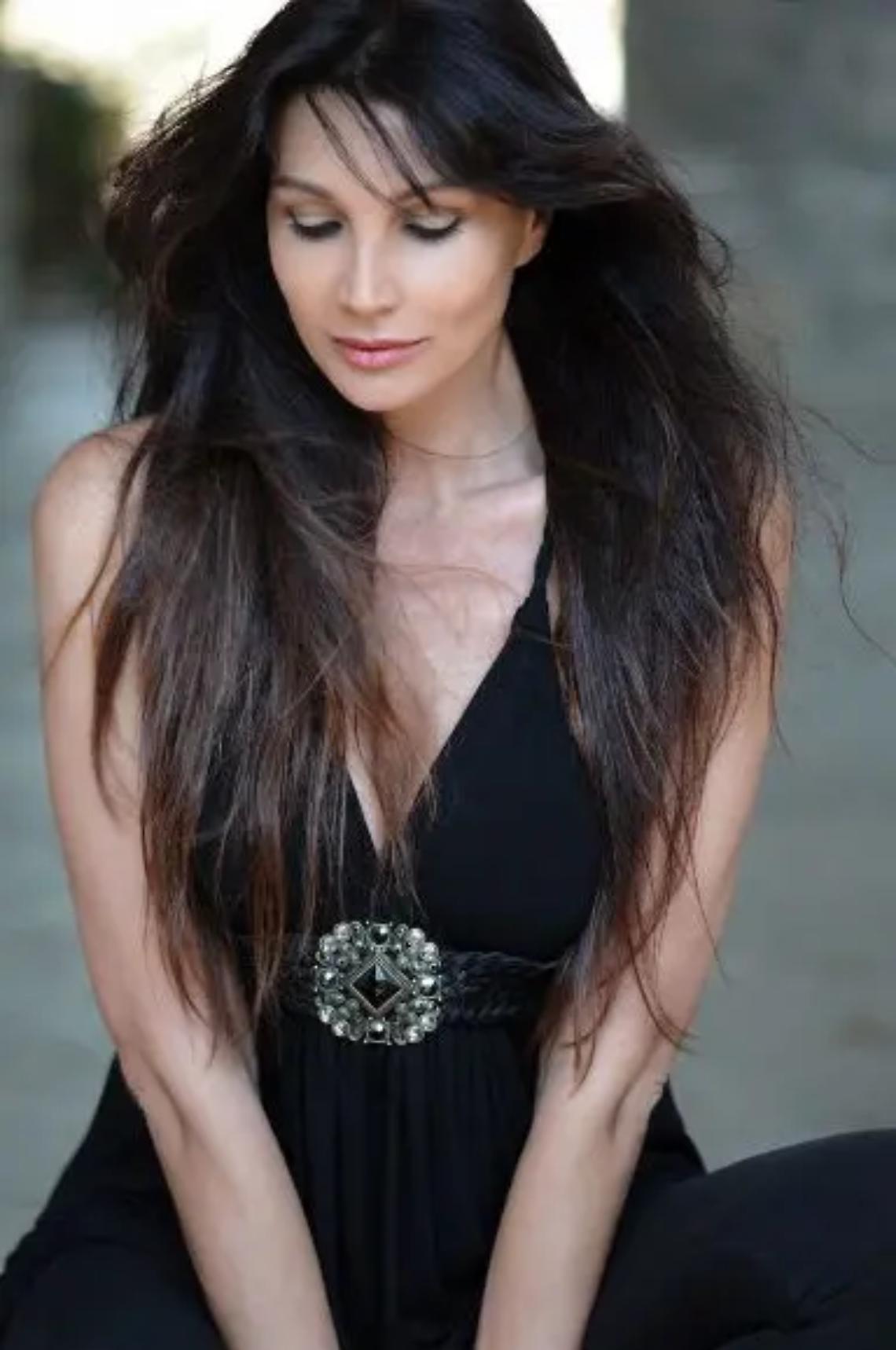 Luisa Corna oggi in piazza a Tolfa per un evento live