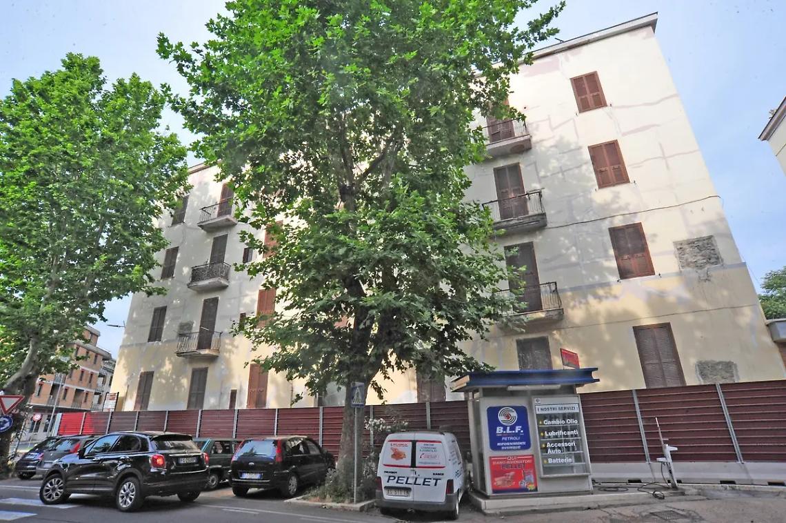 Via XVI Settembre, il comitato a Fasoli: &laquo;Inquilini di serie A e di serie Z&raquo;