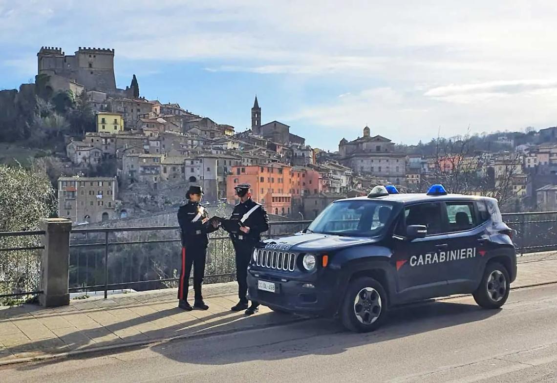 Trovati in possesso di oltre un etto di droga, arrestati in due