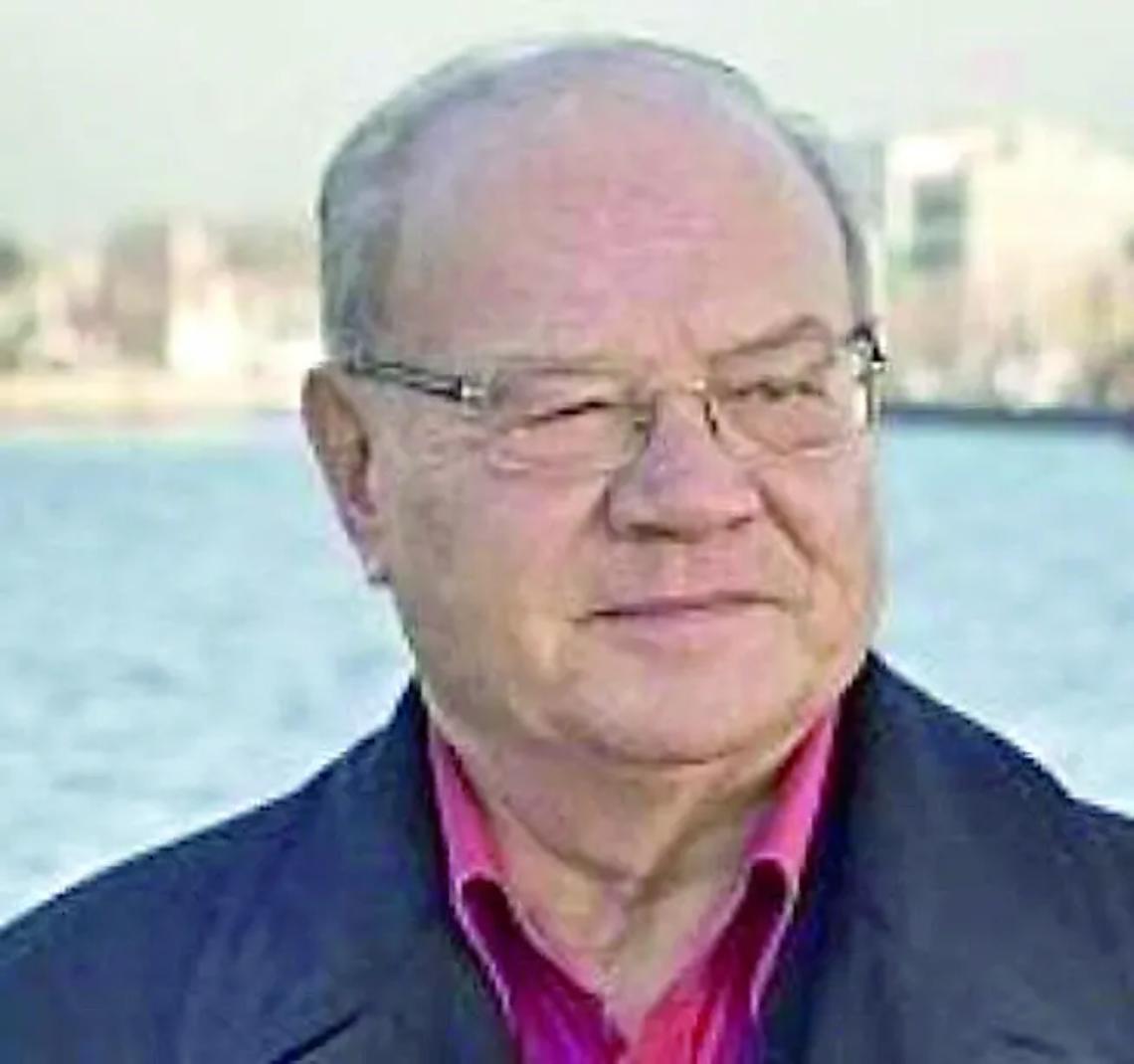 Una rosa rossa per ricordare l&rsquo;ex sindaco Bozzetto