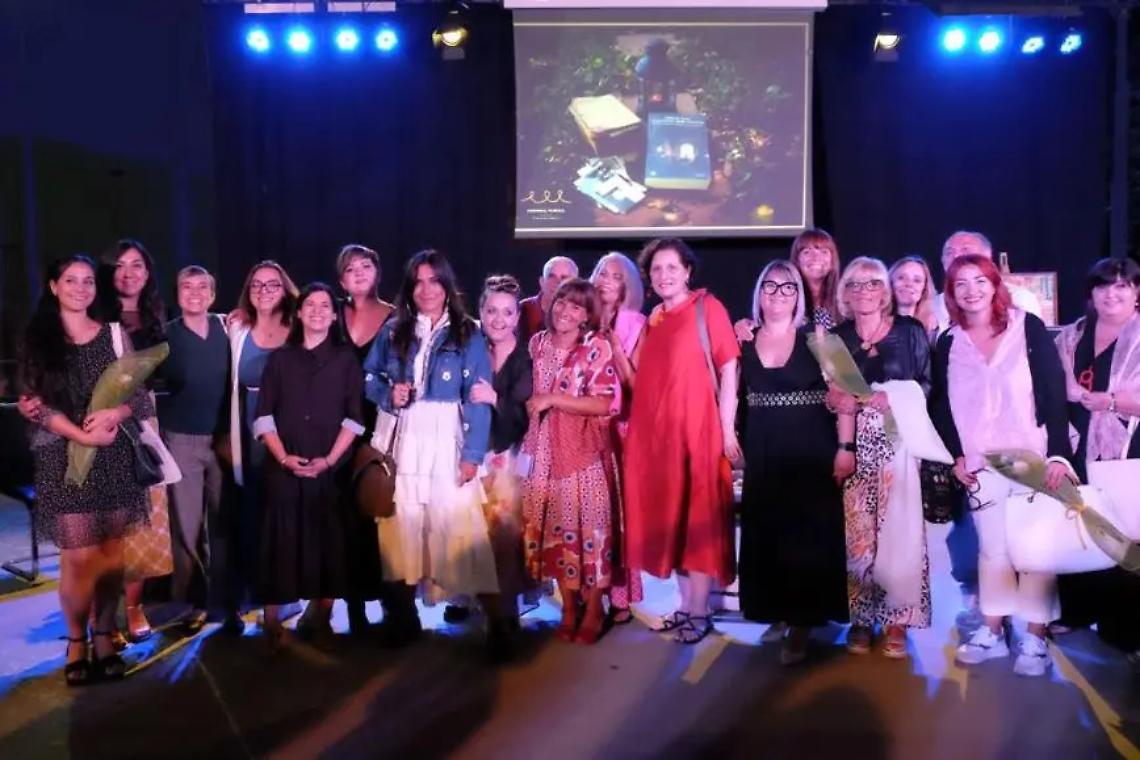 La scrittrice Valeria Tron si aggiudica la vittoria del Premio letterario femminile plurale