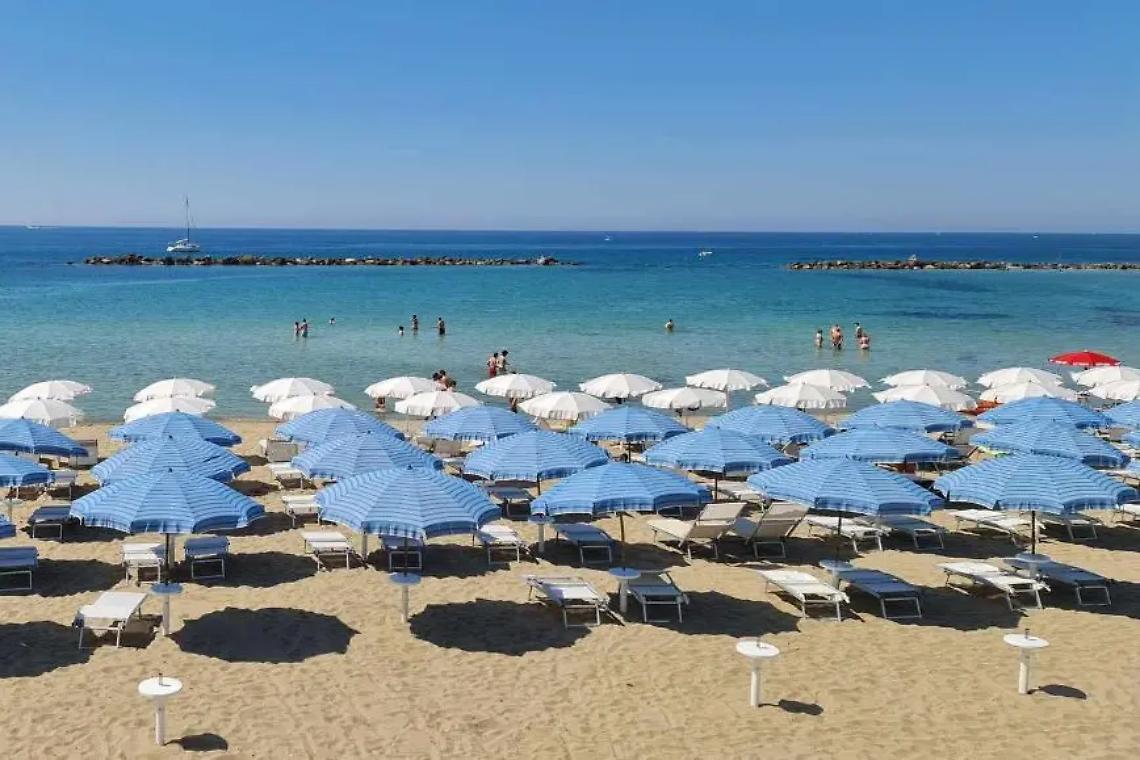 Divieti e restrizioni di accesso alla battigia: &egrave; polemica