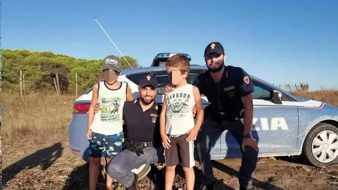 Bimbo di sei anni ritrovato dalla Polizia: si era perso sulla spiaggia delle Saline di Tarquinia