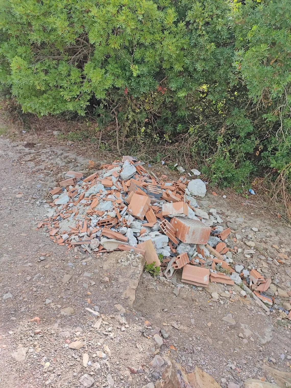 Marangone, discariche a cielo aperto