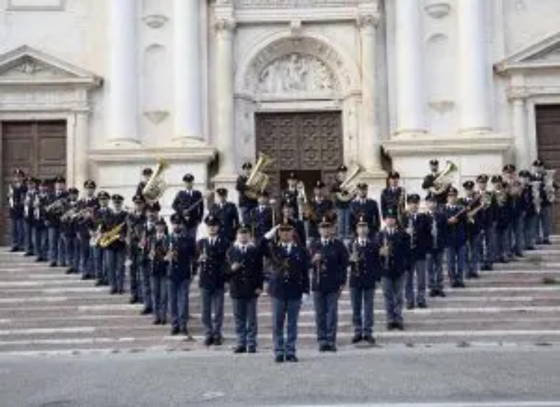 La fanfara della polizia domani in concerto