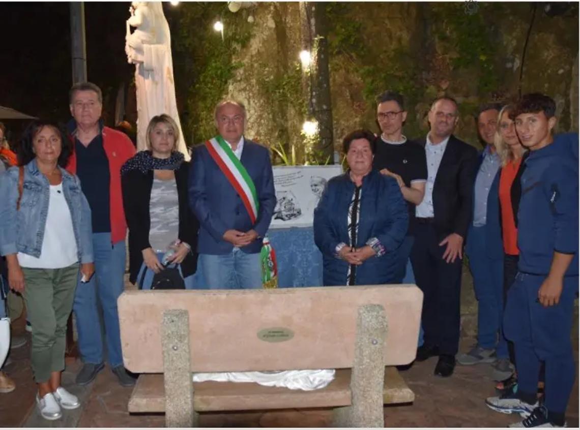 Una pietra monumentale dedicata al compianto Angelo Annibali
