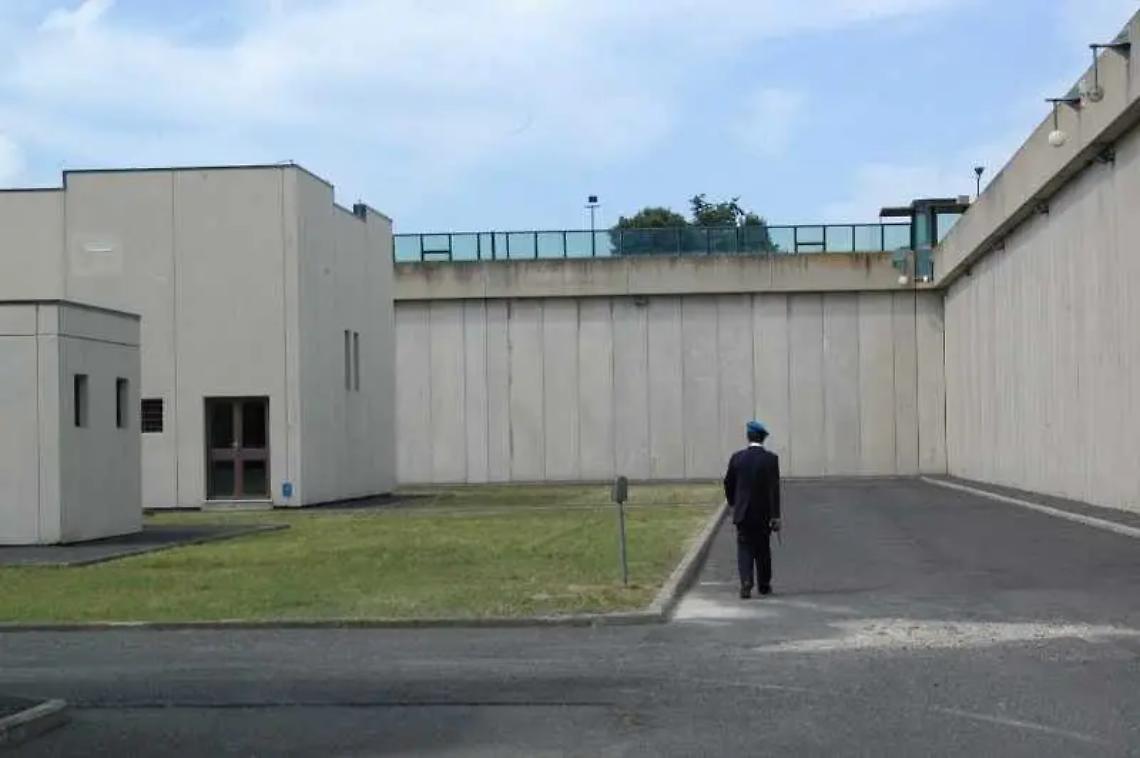 Detenuti girano video in cella e lo postano su TikTok: sequestrati due telefoni